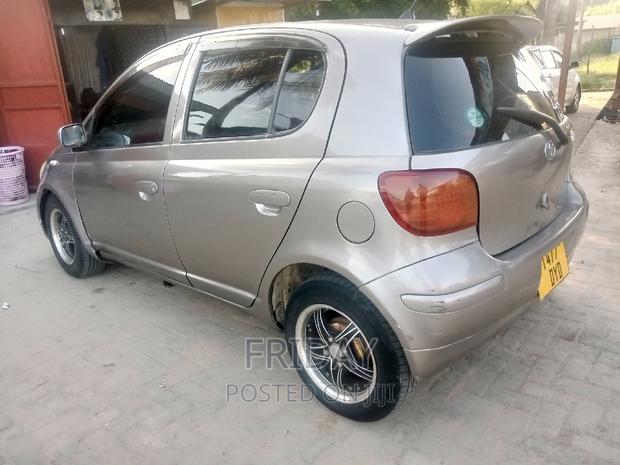 Toyota Vitz 1.3 AWD 5dr 2003 Gray