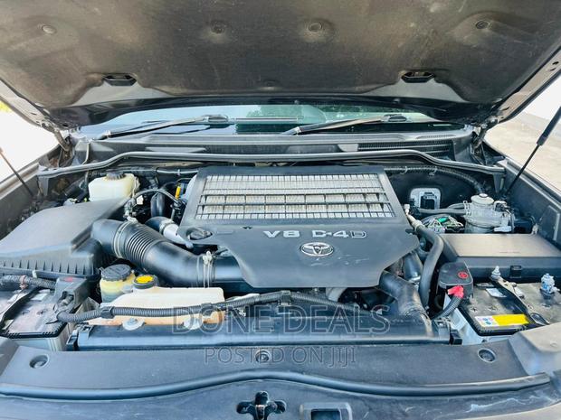 Toyota Land Cruiser 2012 Black