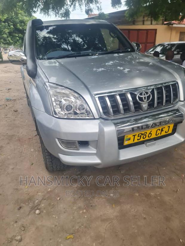 Toyota Land Cruiser 2011 Silver