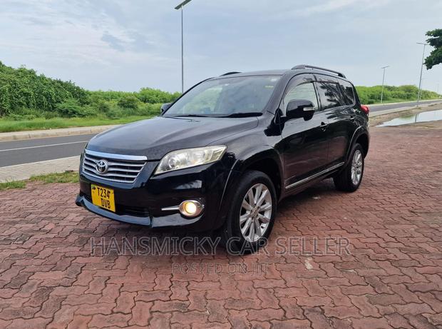 Toyota Vanguard 2011 Black