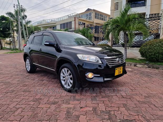 Toyota Vanguard 2011 Black
