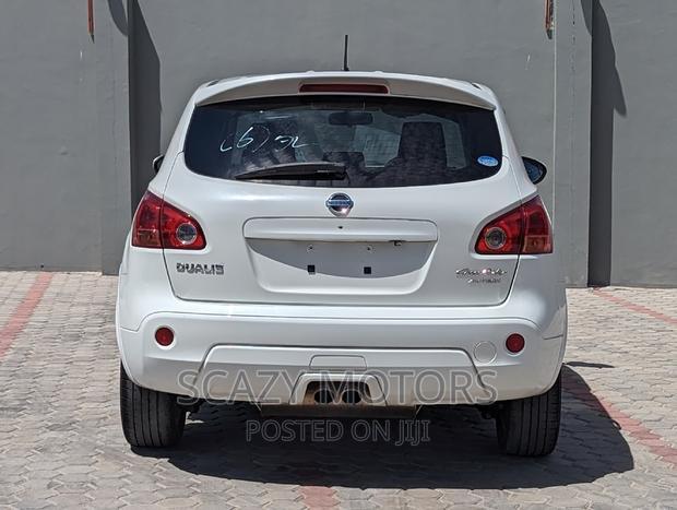 Nissan Dualis 2011 White