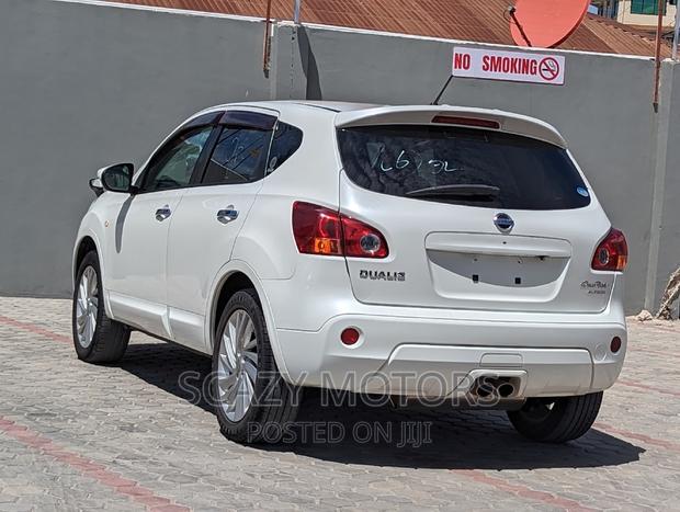 Nissan Dualis 2011 White