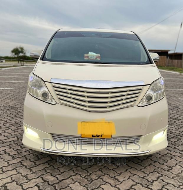 Toyota Alphard 2009 White