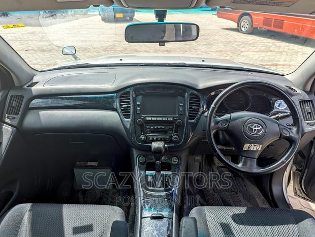 Toyota Kluger 2004 Silver