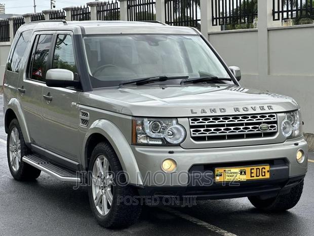 Land Rover Discovery 2010 Gold