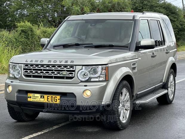 Land Rover Discovery 2010 Gold