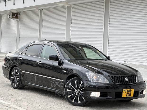 Toyota Crown 2006 Black