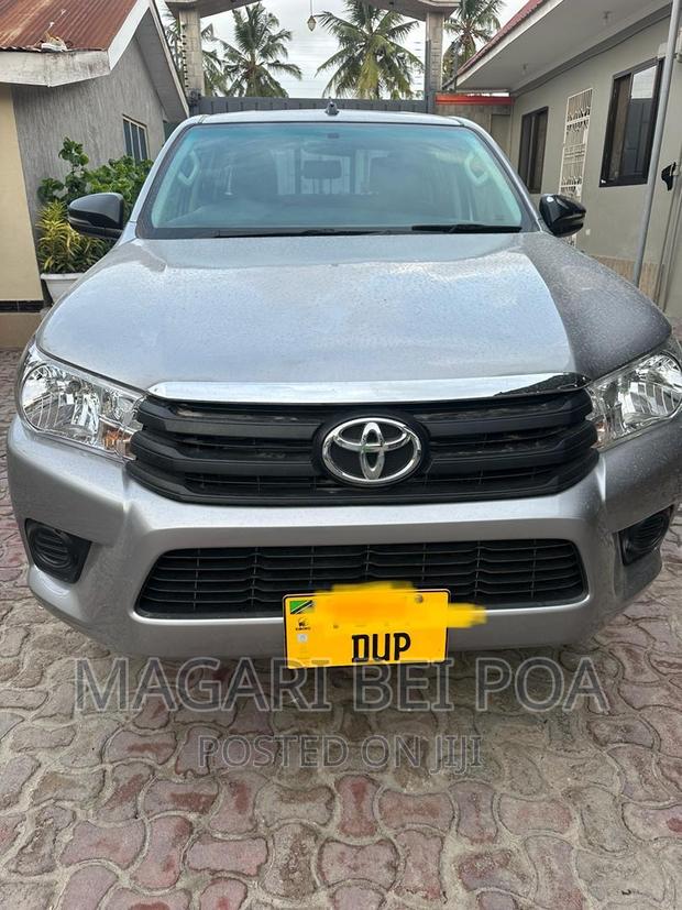 Toyota Hilux 2016 Silver