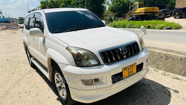 Toyota Land Cruiser Prado 2006 White