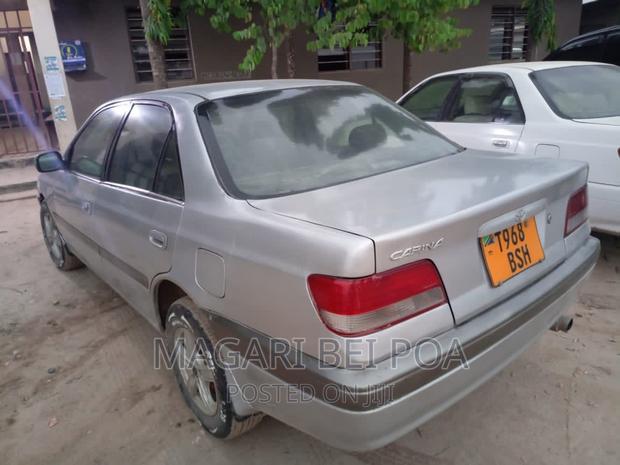 Toyota Carina 2000 Silver