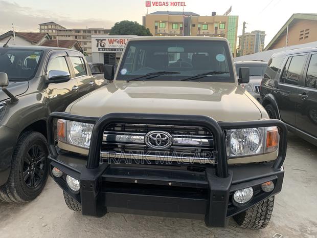 Toyota Land Cruiser 2015 Beige