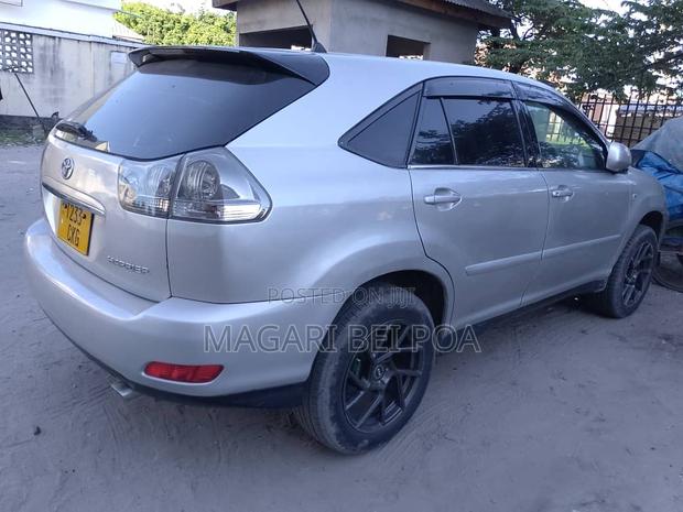 Toyota Harrier 2001 Silver