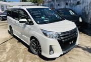 Toyota Noah 2.0 FWD (7 Seater) 2014 White for sale