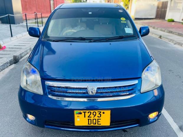Toyota Raum 2006 Blue