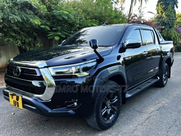 Toyota Hilux 2023 Black