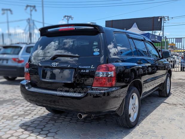 Toyota Kluger 2004 Black