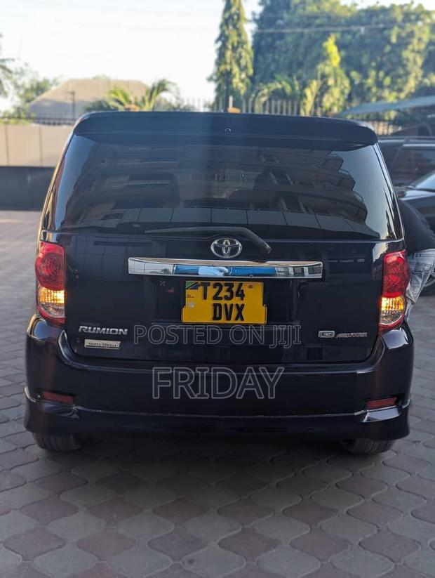 Toyota Corolla Rumion Hatchback 1.5 FWD 2008 Black