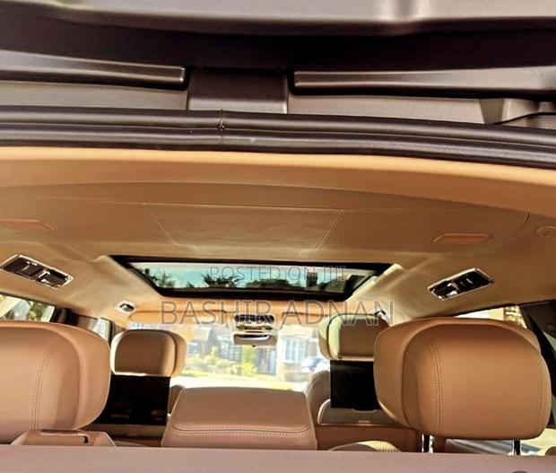 New Land Rover Range Rover Vogue 2023 Gold