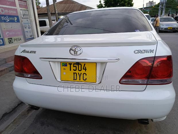Toyota Crown Royale 2005 White