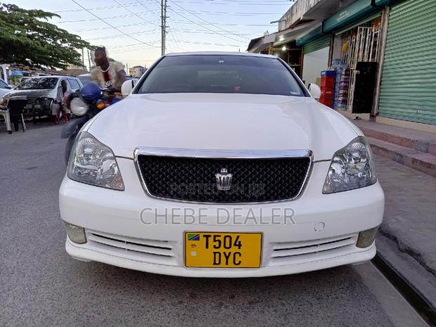 Toyota Crown Royale 2005 White