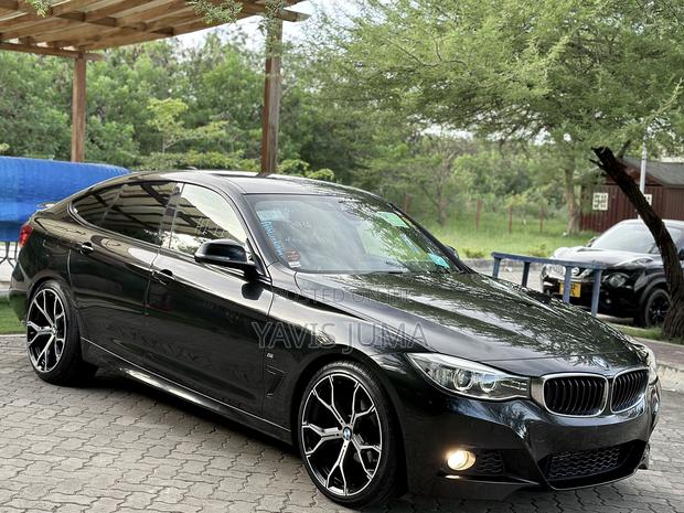 BMW 320i 2013 Black