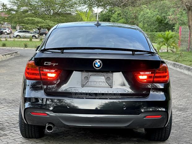 BMW 320i 2013 Black