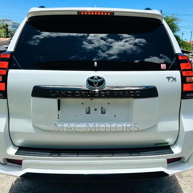 Toyota Land Cruiser Prado 2021 White