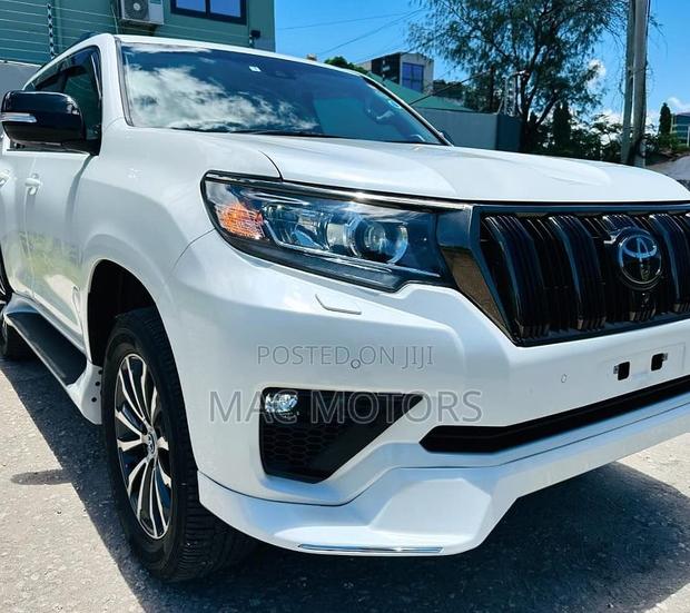 Toyota Land Cruiser Prado 2021 White