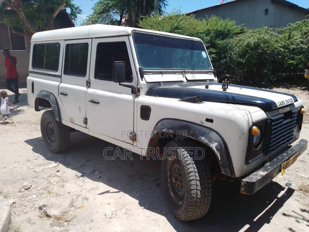 Land Rover Defender 2002 White