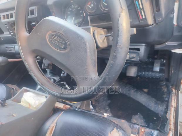 Land Rover Defender 2002 White