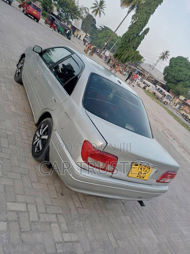 Toyota Carina 1.5 FWD Sedan 2001 Silver