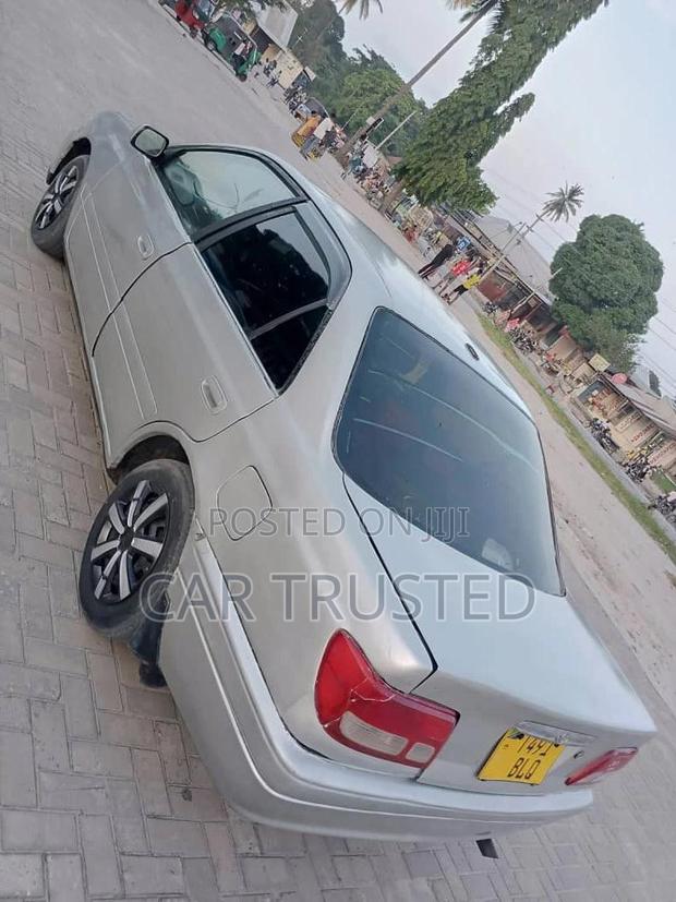 Toyota Carina 1.5 FWD Sedan 2001 Silver