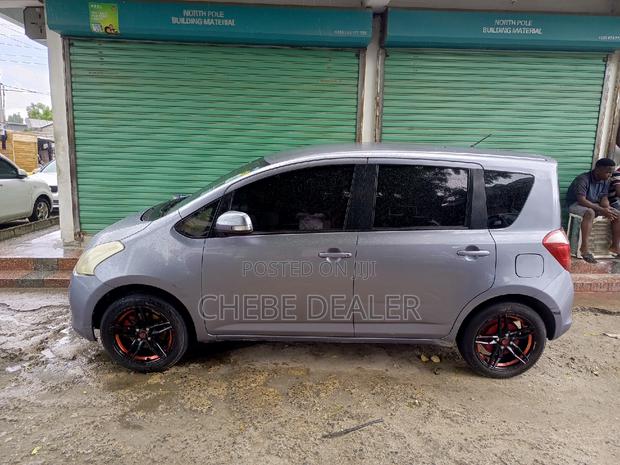 Toyota Ractis 1.5 AWD 2005 Gray