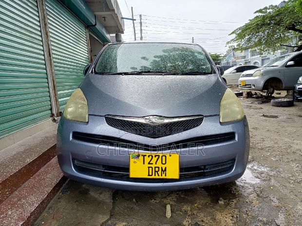 Toyota Ractis 1.5 AWD 2005 Gray