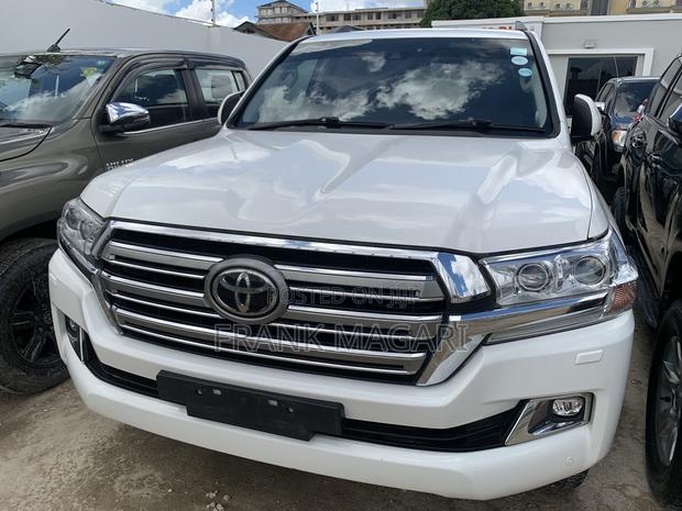 Toyota Land Cruiser 4.5 V8 VXR 2017 White