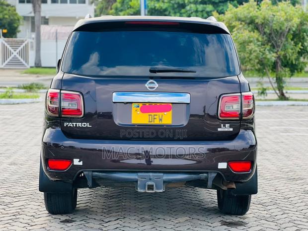 Nissan Patrol 2015 Burgundy