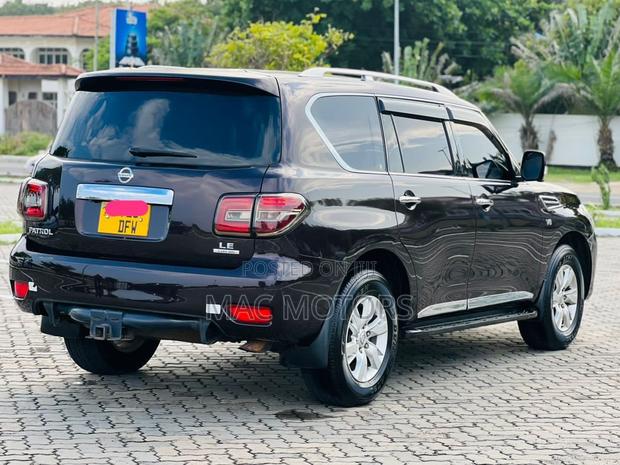 Nissan Patrol 2015 Burgundy