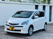 Toyota Ractis 2006 White for sale