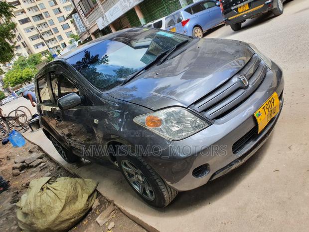 Toyota IST 2002 Gray