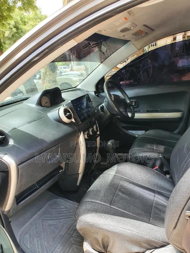Toyota IST 2002 Gray