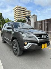 Toyota Fortuner 2018 Gray for sale