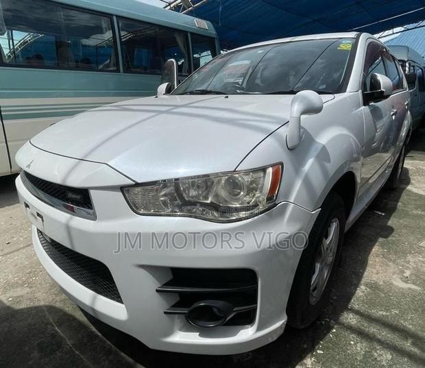 Mitsubishi Outlander 2011 Pearl