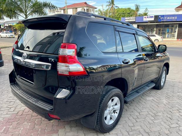 Toyota Land Cruiser 2016 Black