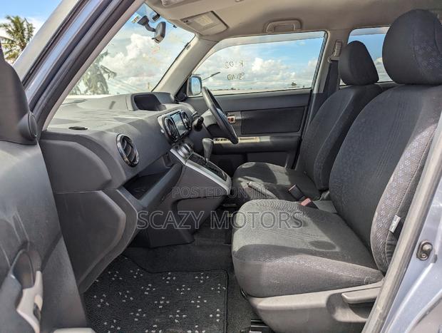 Toyota Corolla Rumion 2011 Gray