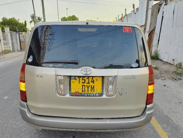Toyota Probox 2004 Blue