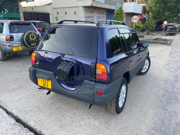 Toyota RAV4 2002 Blue