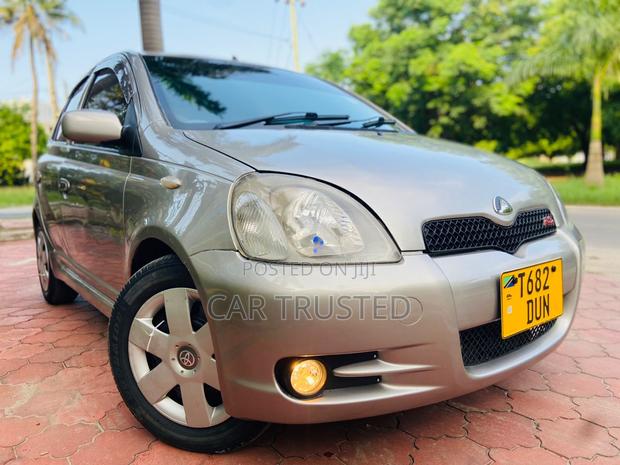 Toyota Vitz 1.5 FWD 3dr 2002 Silver