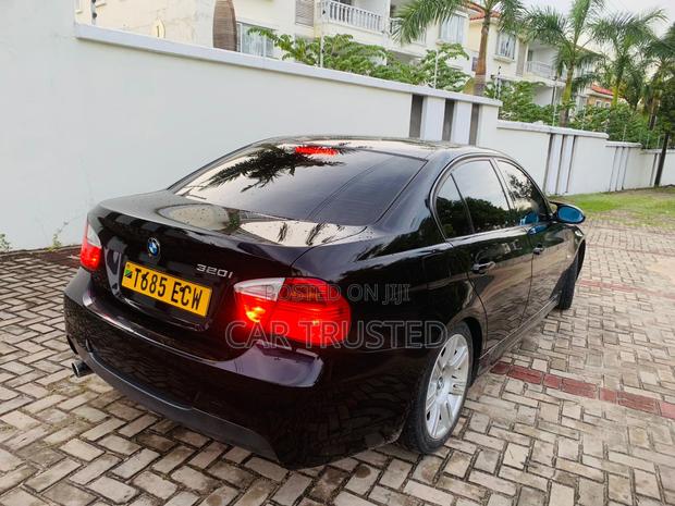 BMW 3 Series 320i RWD 2006 Black