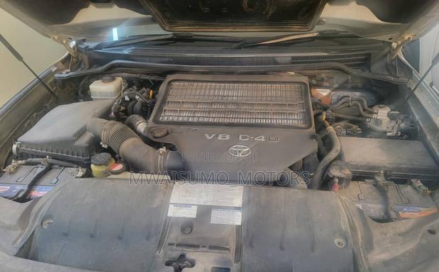 Toyota Land Cruiser 2010 Green